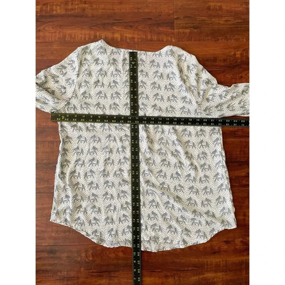 MIX 41 Hawthorn Womens Top Blouse Large Elephants Roll Tab Boho Animals Gray - Picture 8 of 10